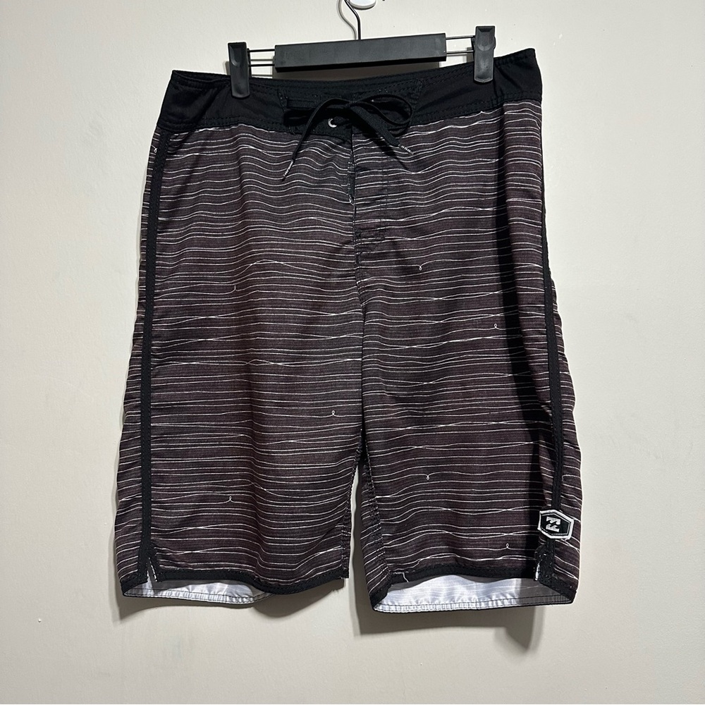 Billabong Men’s Swim Shorts Deep purple and Black Size 33 Summer Pool Vacation